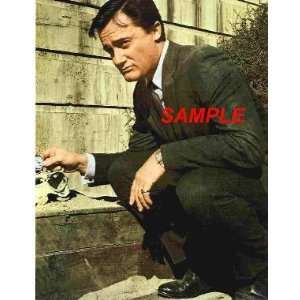  Man From UNCLE Robert Vaughn Searching for Evidence 8x10 