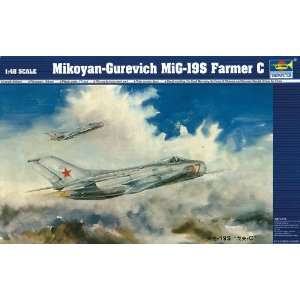    Trumpeter 1/48 Mikoyan Gurevich MiG 19S Farmer C Toys & Games