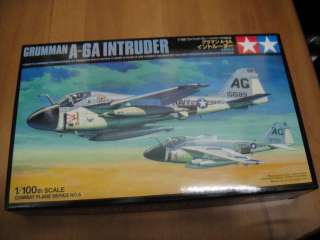 TAMIYA 61606 1/100 Grumman A A6 Intruder Plane  