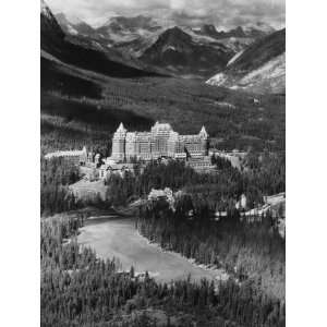  The Banff Springs Hotel in the Bow River Valley of the 
