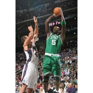  Boston Celtics v New Jersey Nets Kris Humphries and Kevin 