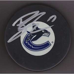  Autographed Ryan Kesler Puck   2011 CUP   Autographed NHL 