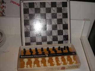 VINTAGE GAME TOURNAMENT CHESSMEN 1968 BY E.S. LOWE COMPANY