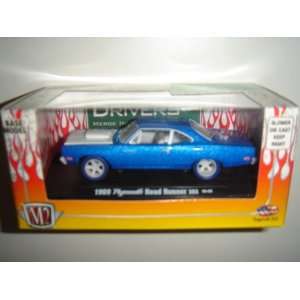   Drivers 1969 Plymouth Road Runner 383 Blue/White CHASE: Toys & Games