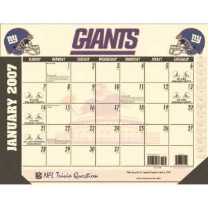 New York Giants 22x17 Desk Calendar 2007  Sports 
