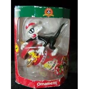  Looney Tunes Sylvester and Tweety Ornament: Home & Kitchen