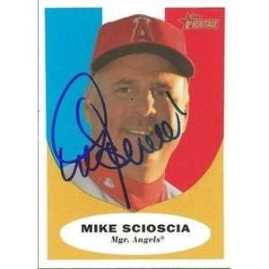  Mike Scioscia Signed Angels 2010 Topps Heritage Card 