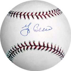  Yogi Berra Autographed MLB Baseball: Sports & Outdoors