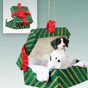   Spaniel Green Gift Box Dog Ornament   Liver & White: Home & Kitchen