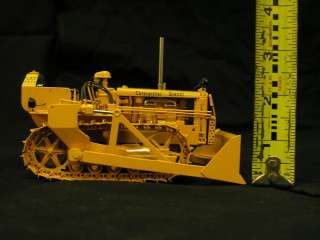 Caterpillar D2 Tractor Model by Classic Construction Models 1:24 Scale 