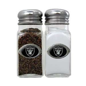   Oakland Raiders Salt and Pepper Shakers   Set of 2
