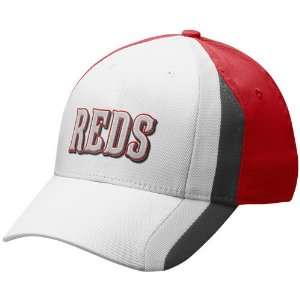  Cincinnati Reds Legacy91 Tactile Swoosh Flex Fit Hat 2011 