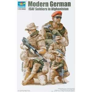  Trumpeter Scale Models   1/35 German ISAF NATO Soldiers 