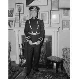  19]38 February 25. Gen. Craig in new dress uniform. Washington 